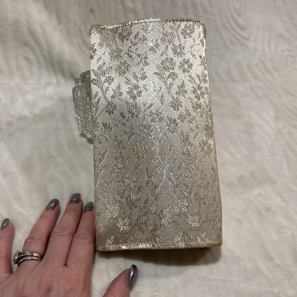 Vintage silk clutch 🤍 - Picture 2 of 12